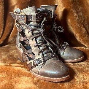FreeBird by Steven Cheyenne boots size 8